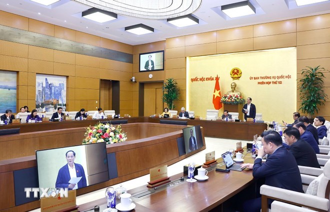 Phó Chủ tịch Quốc hội Trần Quang Phương phát biểu.