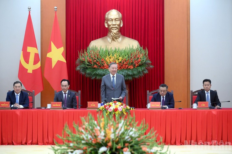 Tổng Bí thư Tô Lâm phát biểu tại cuộc tiếp các đại biểu tham dự hội thảo quốc tế Việt Nam học lần thứ 7. Tổng Bí thư Tô Lâm phát biểu tại cuộc tiếp các đại biểu tham dự hội thảo quốc tế Việt Nam học lần thứ 7.