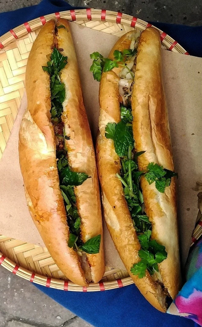 Bánh mỳ Việt Nam chinh phục thực khách toàn cầu nhờ sự kết hợp hài hòa của nhân bánh phong phú và lớp vỏ giòn đặc trưng.