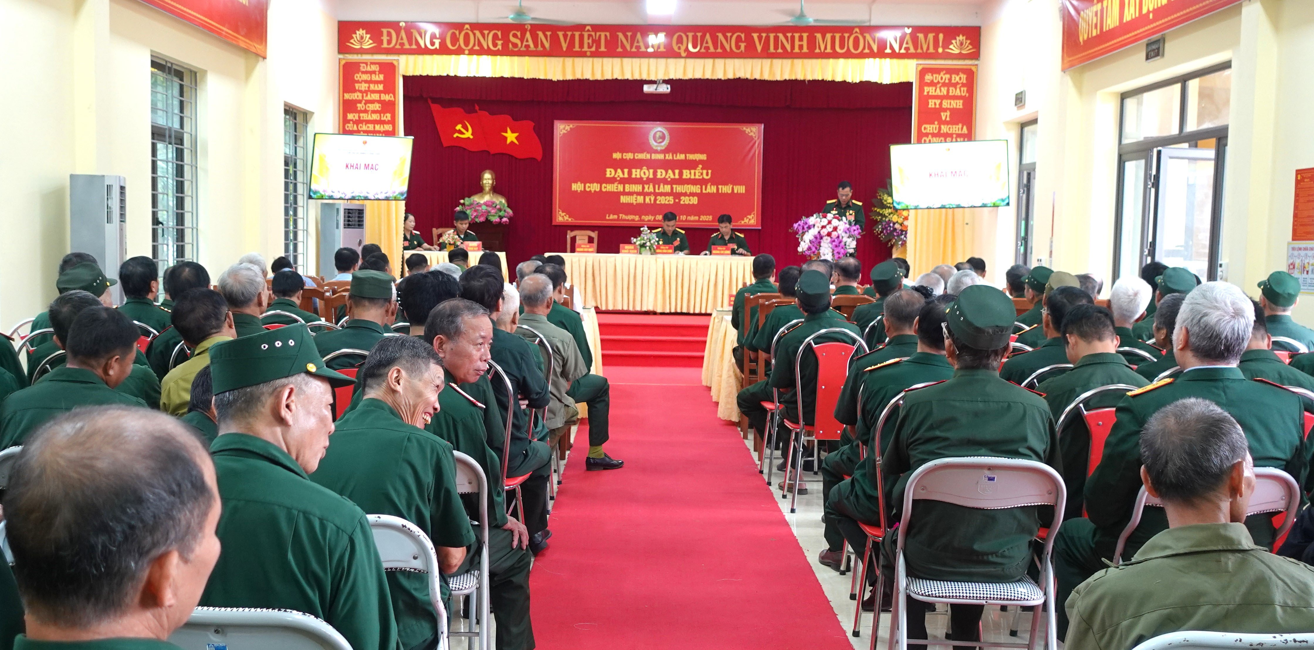 Quang cảnh đại hội. quang-canh-dai-hoi-hoi-ccb-xa-lam-thuong-lan-thu-viii-nhiem-ky-2025-2030.jpg