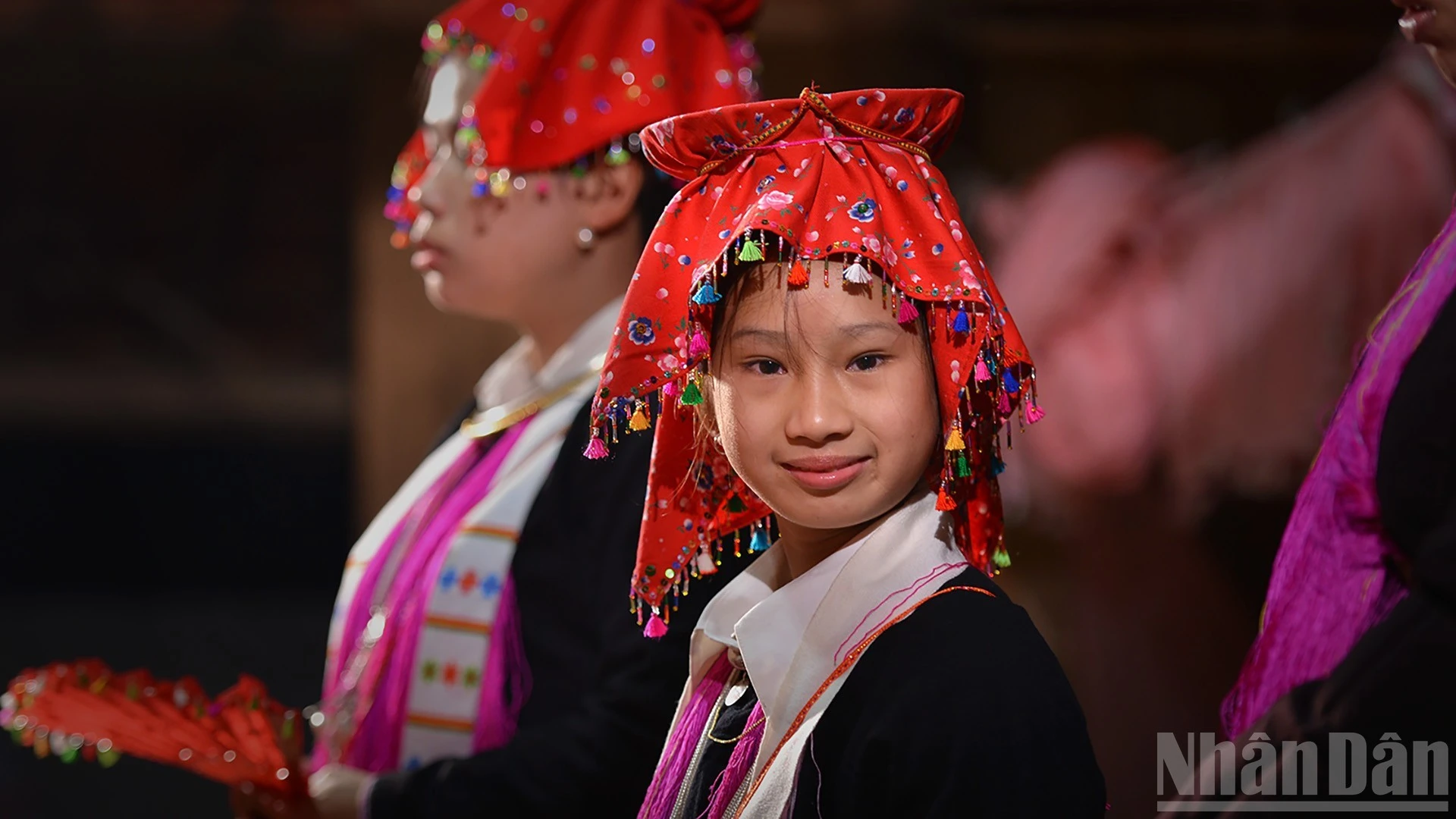 Chiếc mũ độc đáo của phụ nữ Dao Tuyển.