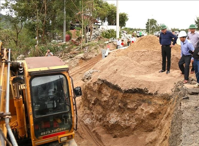 Chủ tịch UBND tỉnh Gia Lai Phạm Anh Tuấn kiểm tra tình hình thiệt hại sau bão, lũ tại khu vực phía Tây của tỉnh.
