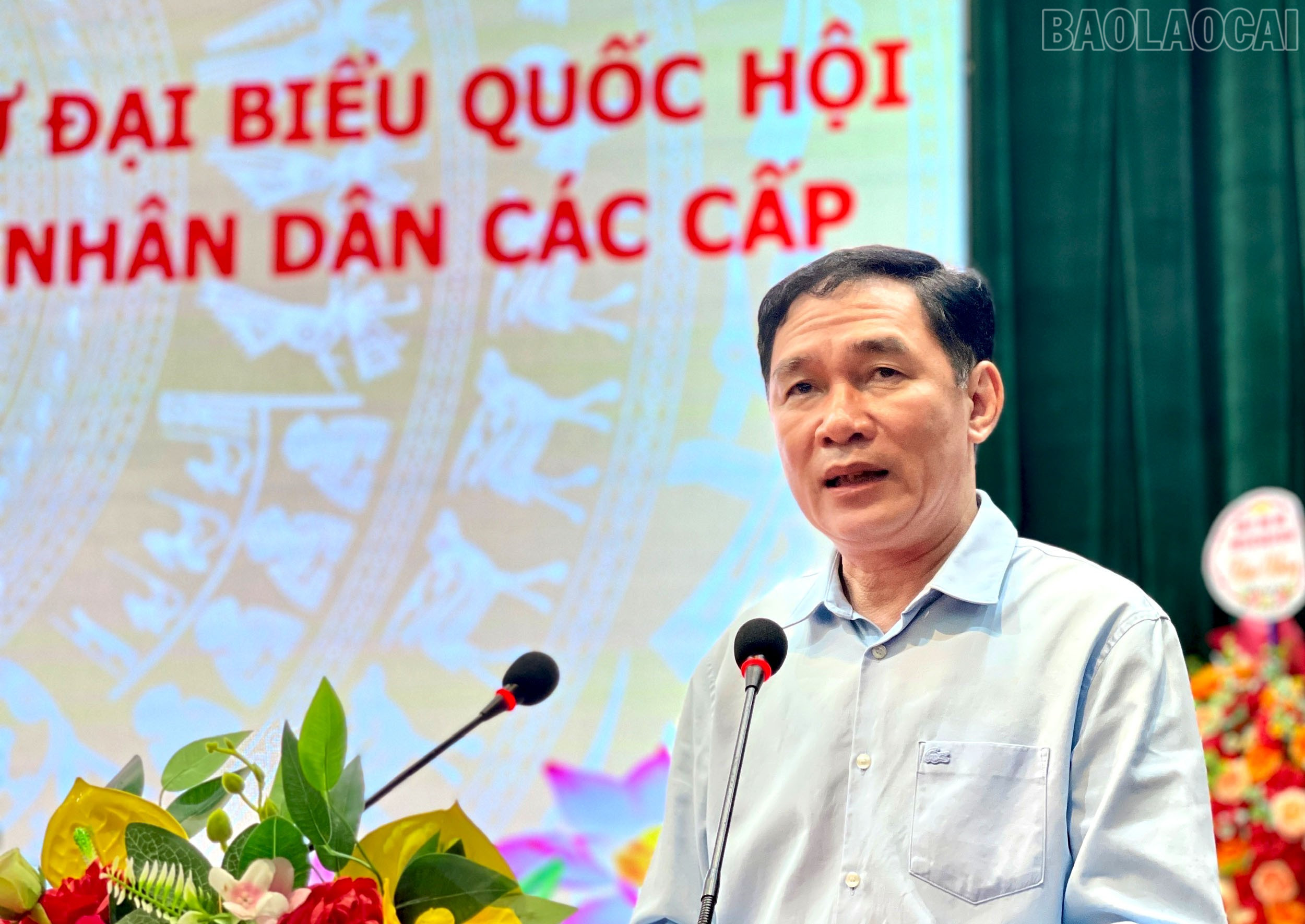 Đồng chí Nguyễn Anh Chuyên - Ủy viên Ban Chấp hành Đảng bộ tỉnh, Bí thư Đảng ủy, Chủ tịch HĐND xã Văn Bàn chủ trì hội nghị. baolaocai-tr_dc-nguyen-anh-chuyen.jpg