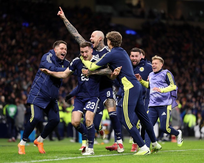 Scotland có trận thắng kịch tính để dự World Cup 2026.