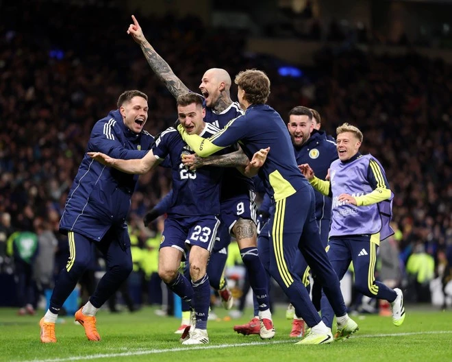 Scotland có trận thắng kịch tính để dự World Cup 2026.