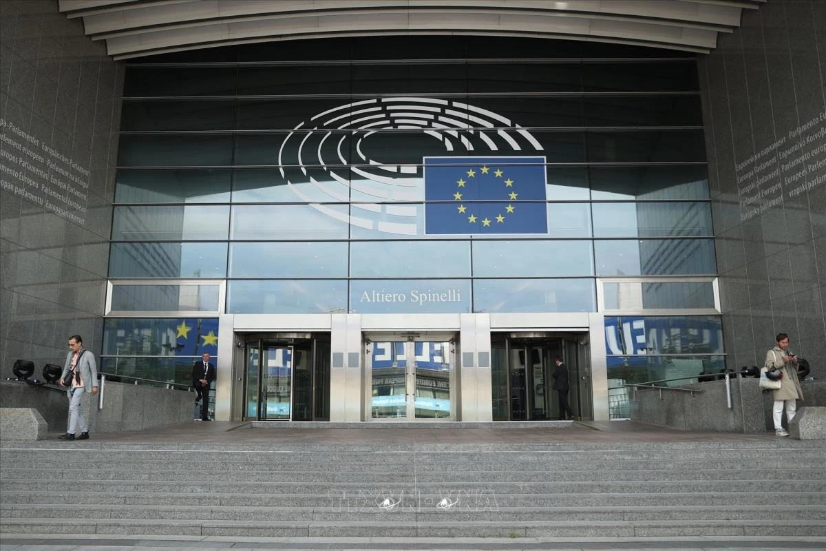 vna-potal-bau-cu-ep-cac-dang-tru.jpg