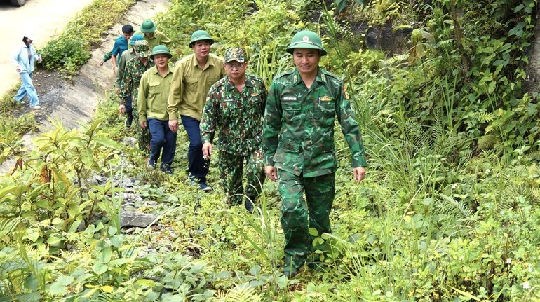 Đường tuần tra biên giới tại Mường Khương rất cần được đầu tư, nâng cấp.