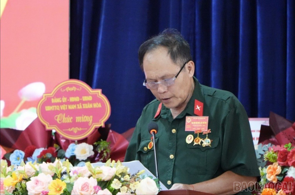 Đại biểu tham luận tại đại hội. baolaocai-br_tham-luan-tai-dai-hoi-1029-3025.jpg