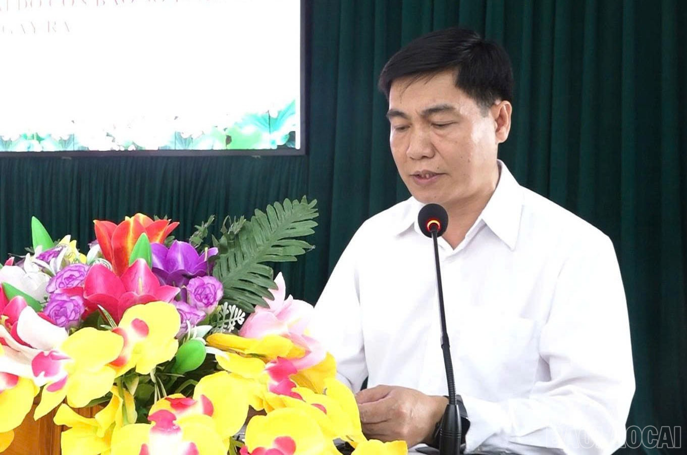 Đồng chí Bùi Đình Vượng - Chủ tịch MTTQ Việt Nam phường Cầu Thia phát động ủng hộ. baolaocai-br_dong-chi-bui-dinh-vuong-chu-tich-mttq-phuong-phat-dong.jpg