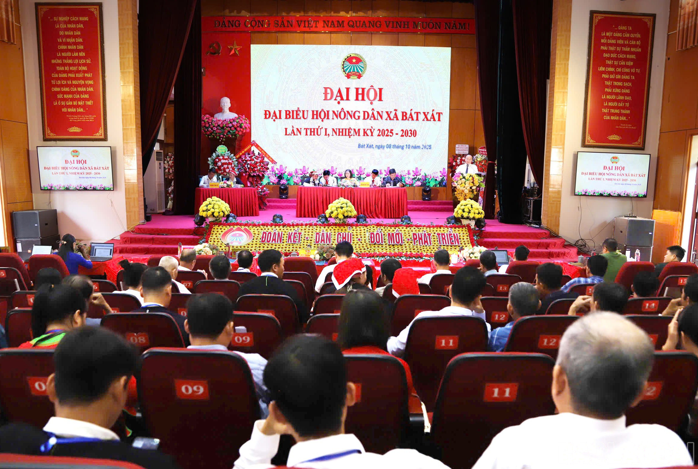 Quang cảnh đại hội. baolaocai-br_quang-canh-dai-hoi-3149.jpg