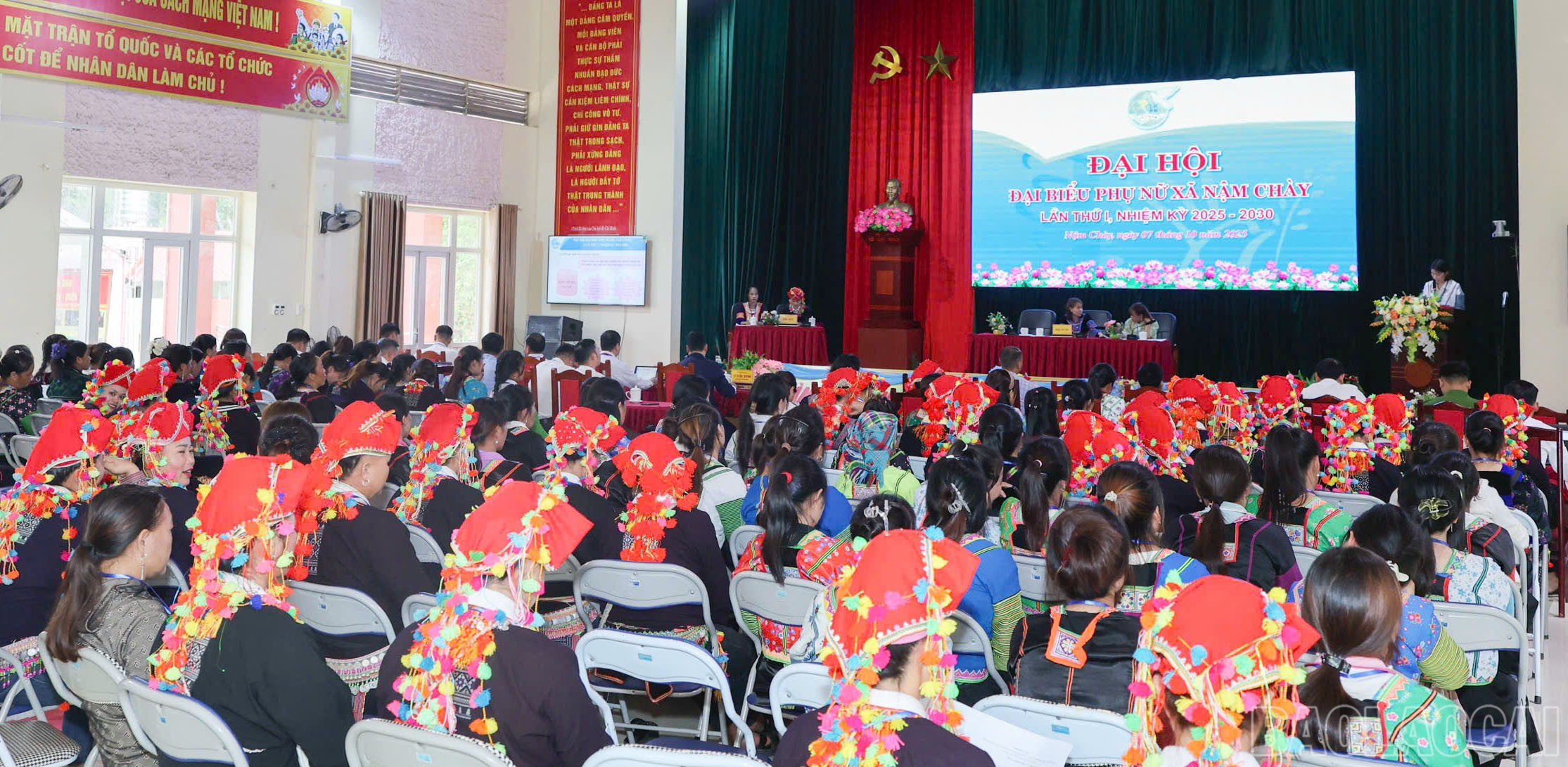 Quang cảnh đại hội. baolaocai-br_pnnc-2.jpg