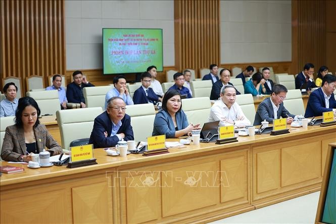 Các đại biểu tham dự phiên họp.