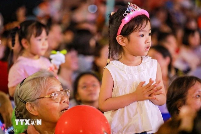 Chương trình "Đêm hội Trăng Rằm 2025" nhận được sự quan tâm và yêu thích của các bạn nhỏ.