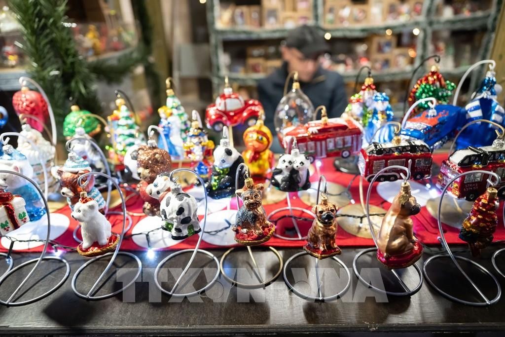 Mercado de Natal em Poznan, Polônia, em 15 de novembro de 2025. Chợ Giáng sinh ở Poznan, Ba Lan ngày 15/11/2025.