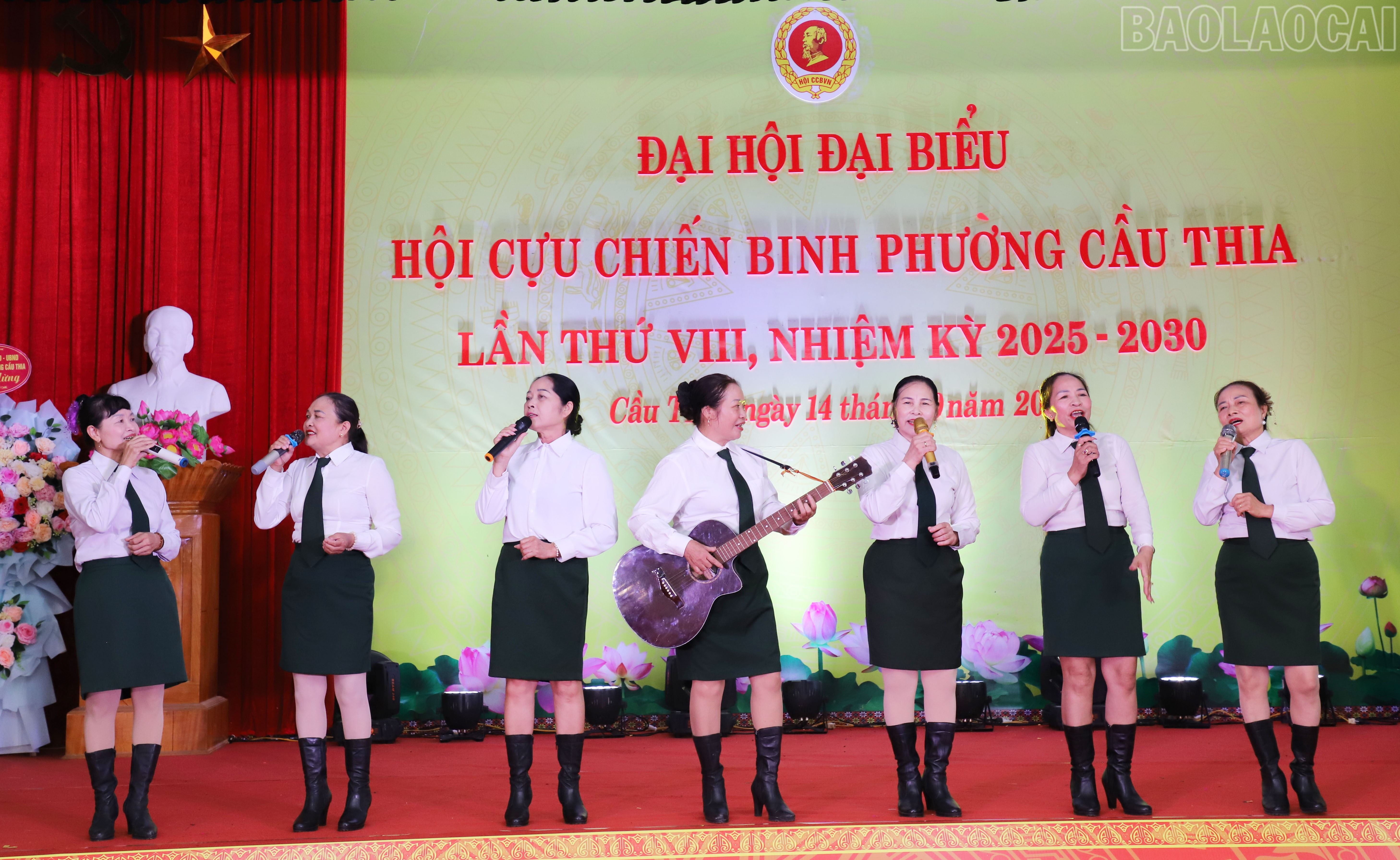 Văn nghệ chào mừng đại hội. baolaocai-tr_van-nghe-chao-mung-dai-hoi-1.jpg