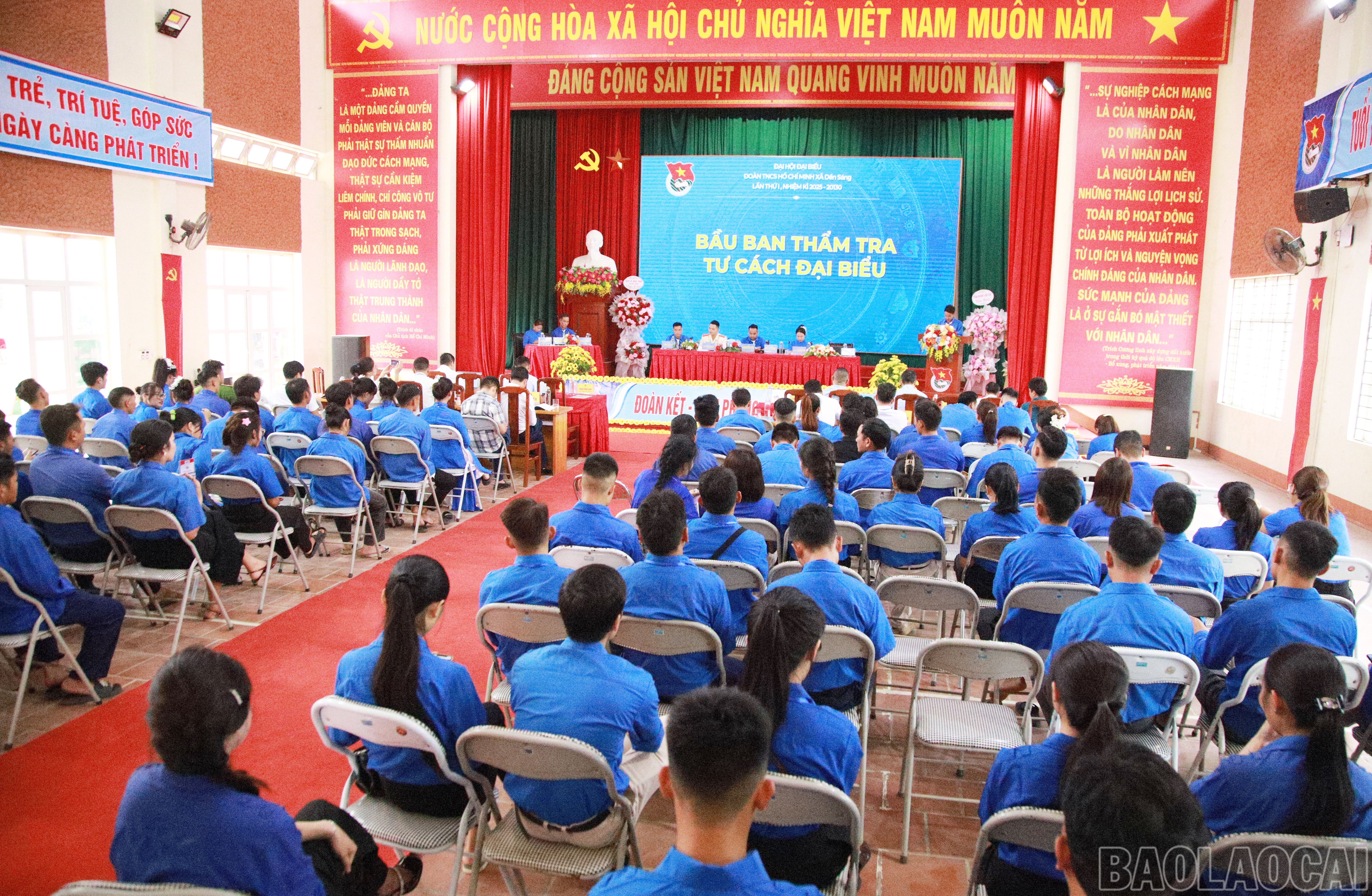 Quang cảnh đại hội. baolaocai-br_04.jpg