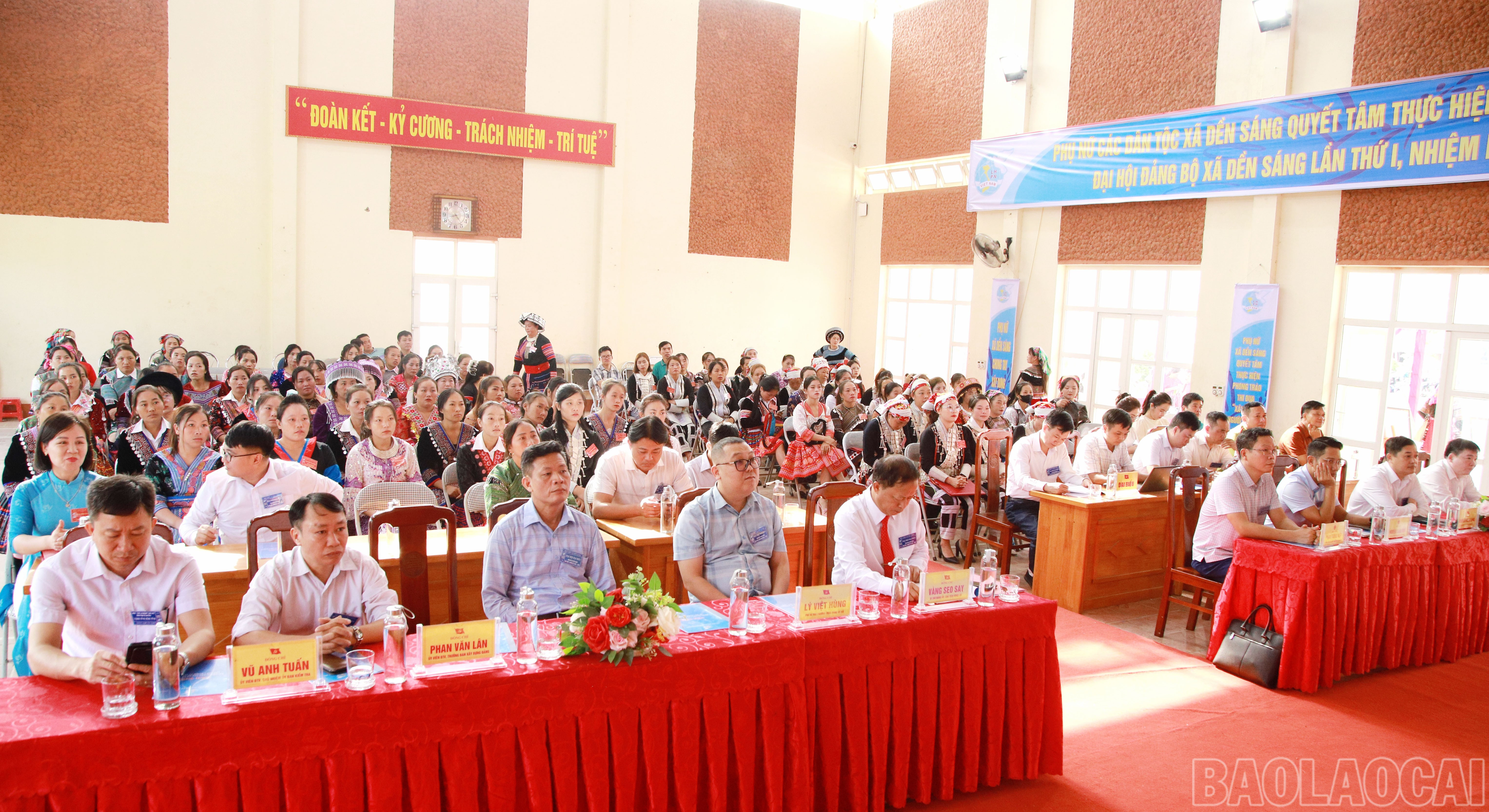 Đại biểu dự đại hội. baolaocai-br_5.jpg