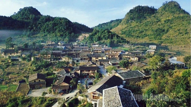 Làng văn hóa du lịch thôn Lô Lô Chải thu hút lượng lớn du khách bởi vẻ đẹp bình dị, yên bình.