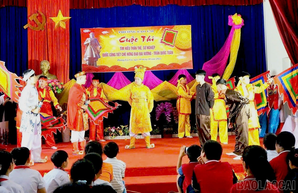 Tiết mục thi năng khiếu nghệ thuật. baolaocai-br_anh-2-man-thi-phan-nang-khieu-nghe-thuat.jpg