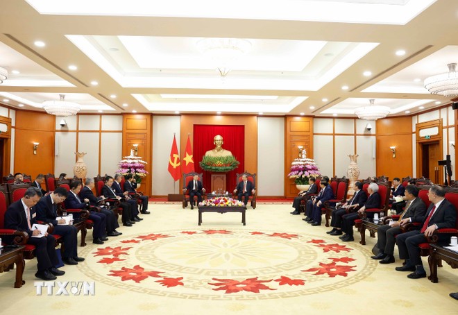 Tổng Bí thư Tô Lâm tiếp đồng chí Lý Thư Lỗi, Ủy viên Bộ Chính trị, Bí thư Ban Bí thư, Trưởng Ban Tuyên truyền Trung ương, Đảng Cộng sản Trung Quốc. (Ảnh: Thống Nhất/TTXVN)