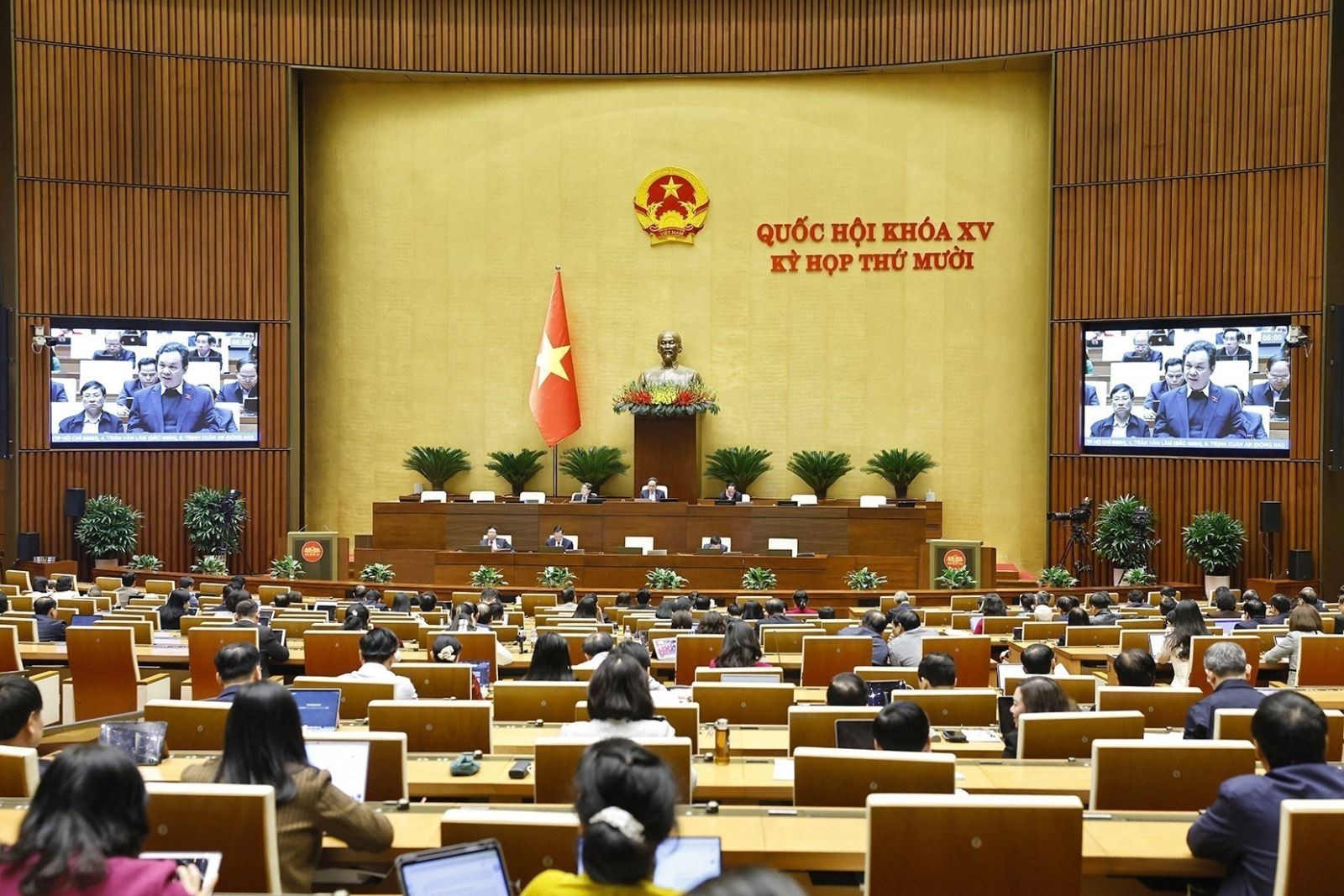 Quang cảnh phiên họp chiều 19/11/2025.