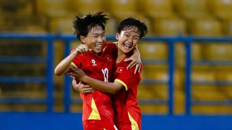 Hải Yến (số 13) ghi bàn thắng duy nhất của trận đấu.