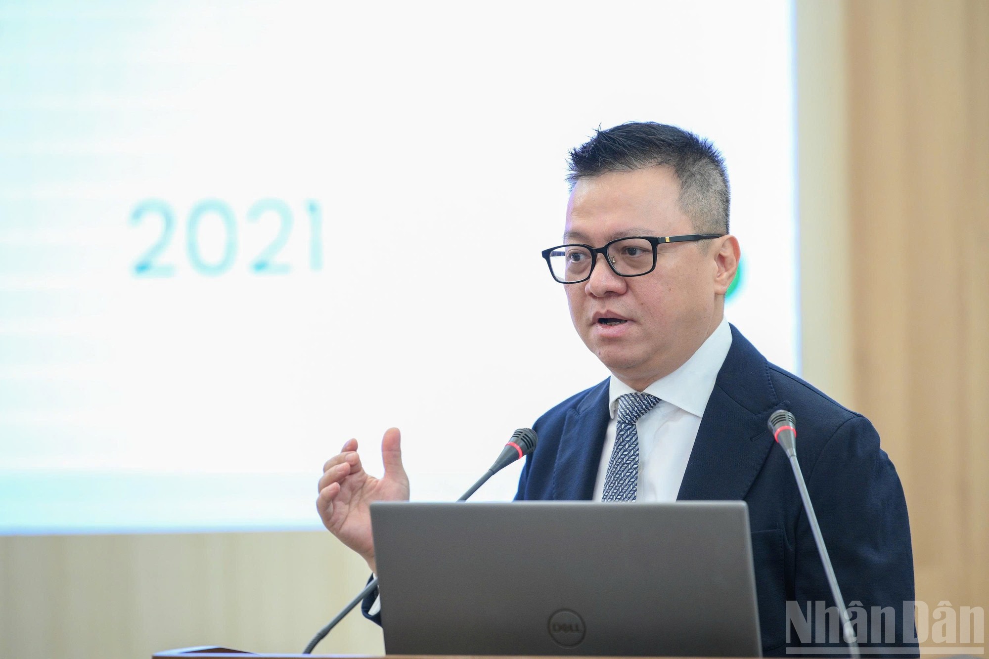 Đồng chí Lê Quốc Minh, Tổng Biên tập Báo Nhân Dân phát biểu tại buổi lễ. Đồng chí Lê Quốc Minh, Tổng Biên tập Báo Nhân Dân phát biểu tại buổi lễ.