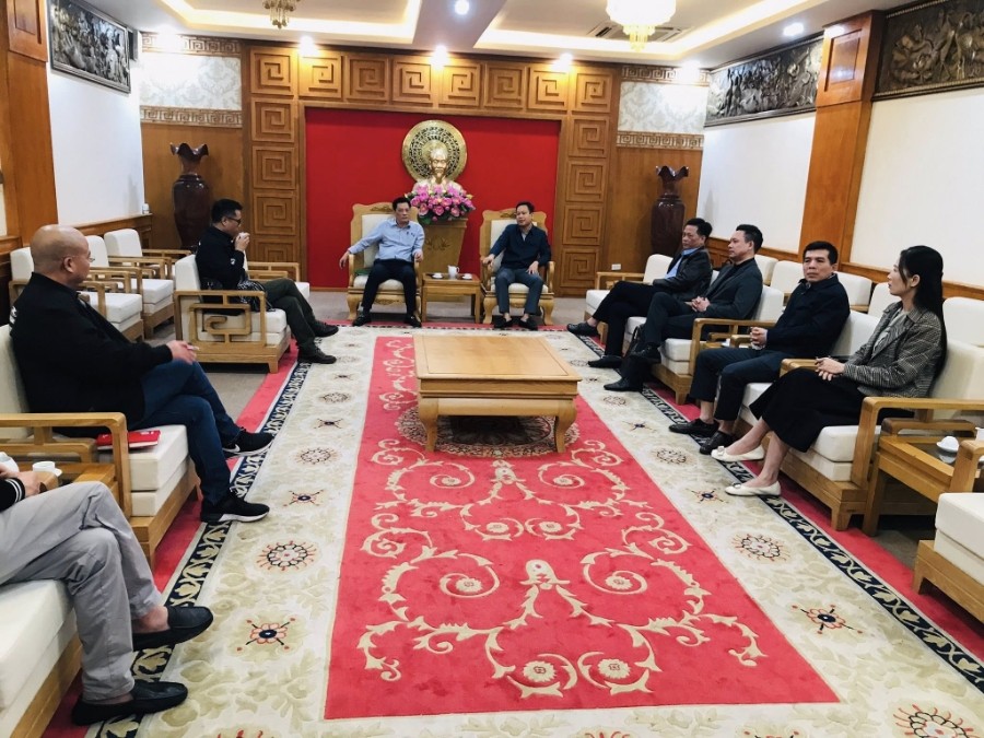 Chi cục Chất lượng v&agrave; Ph&aacute;t triển n&ocirc;ng th&ocirc;n tỉnh L&agrave;o Cai tiếp v&agrave; chia sẻ th&ocirc;ng tin với c&aacute;c nh&agrave; b&aacute;o.