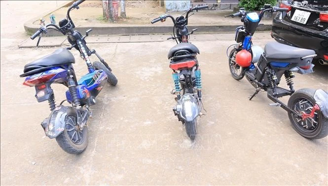 Xe đạp điện độ, chế tại trường Trung học cơ sở Tân Phú (xã Đồng Phú, tỉnh Đồng Nai).