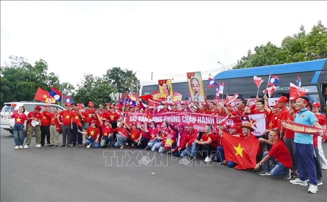 Tinh thần cháy bỏng của cổ động viên Việt Nam.