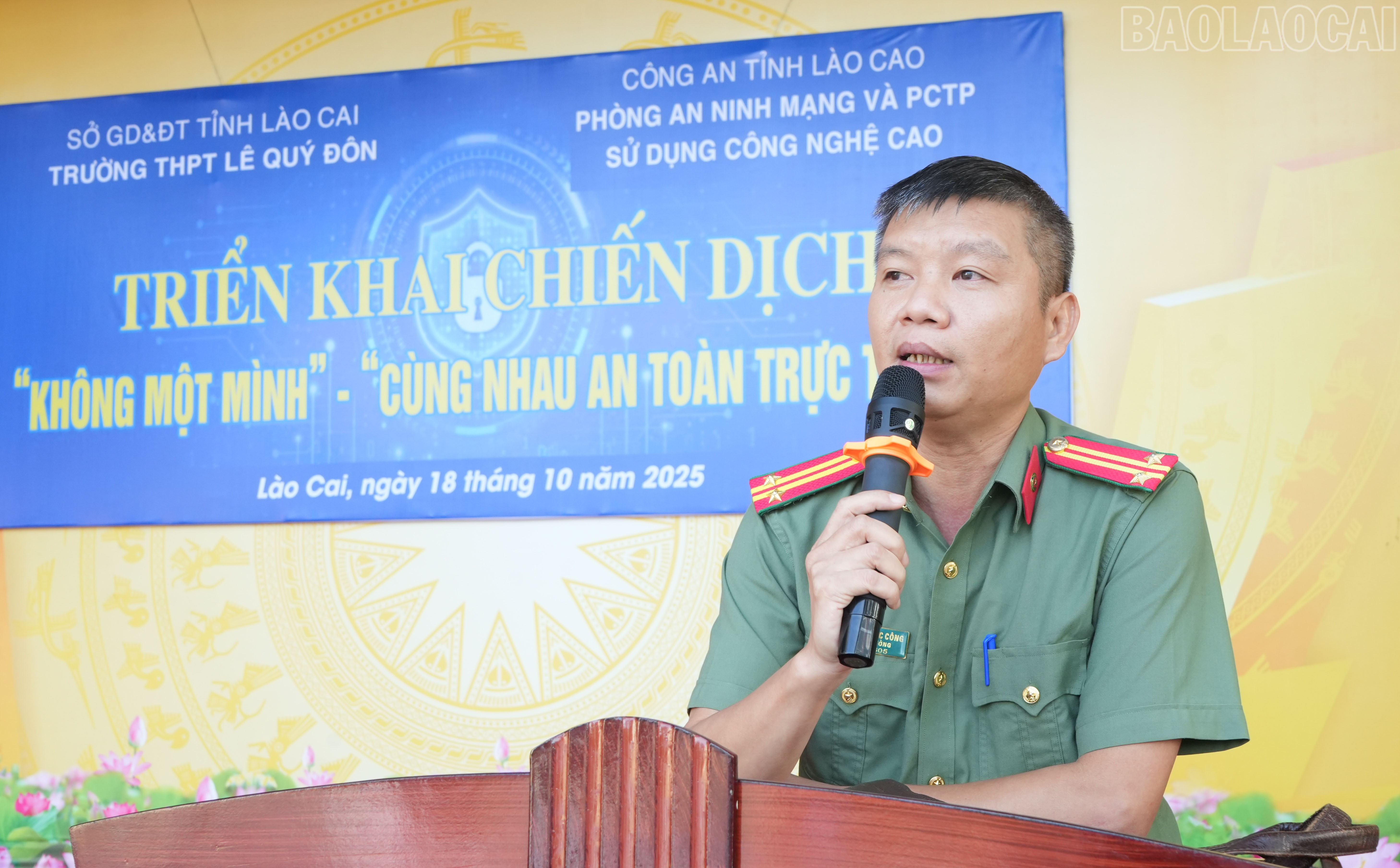 Cán bộ Phòng An ninh mạng và Phòng, chống tội phạm sử dụng công nghệ cao chia sẻ các hình thức lừa đảo mới. Cán bộ Phòng An ninh mạng và Phòng, chống tội phạm sử dụng công nghệ cao chia sẻ các hình thức lừa đảo mới.