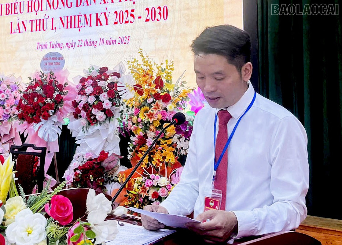 Chủ tịch Hội Nông dân xã Trịnh Tường Tẩn Láo Tả khai mạc Đại hội. baolaocai-tr_chu-tich-hoi-nong-dan-xa-trinh-tuong-tan-laota-khai-mac-dai-hoi.jpg