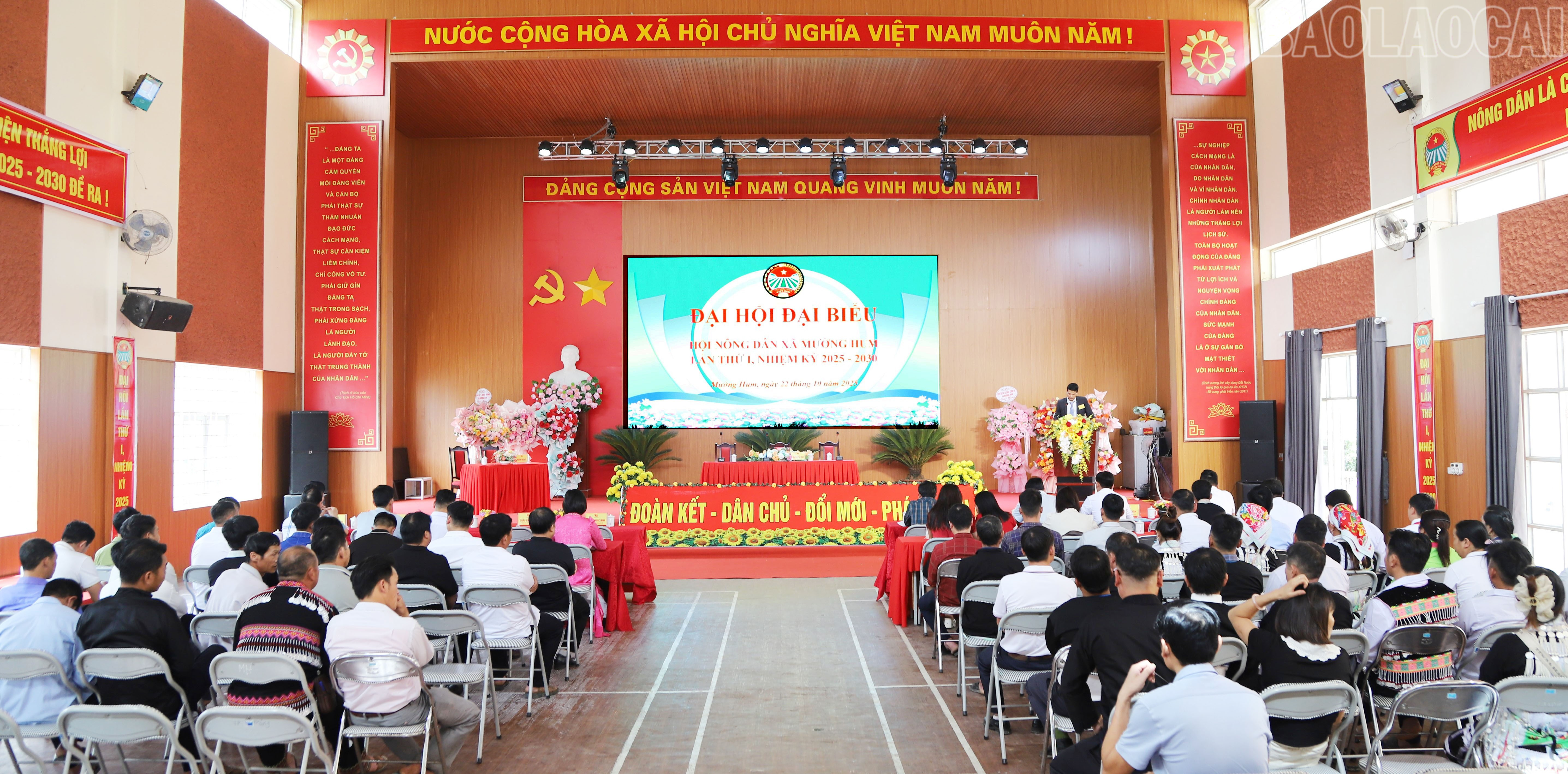 Quang cảnh đại hội. baolaocai-tr_1.jpg