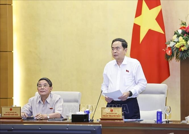 Chủ tịch Quốc hội Trần Thanh Mẫn phát biểu bế mạc Phiên họp. Chủ tịch Quốc hội Trần Thanh Mẫn phát biểu bế mạc Phiên họp.