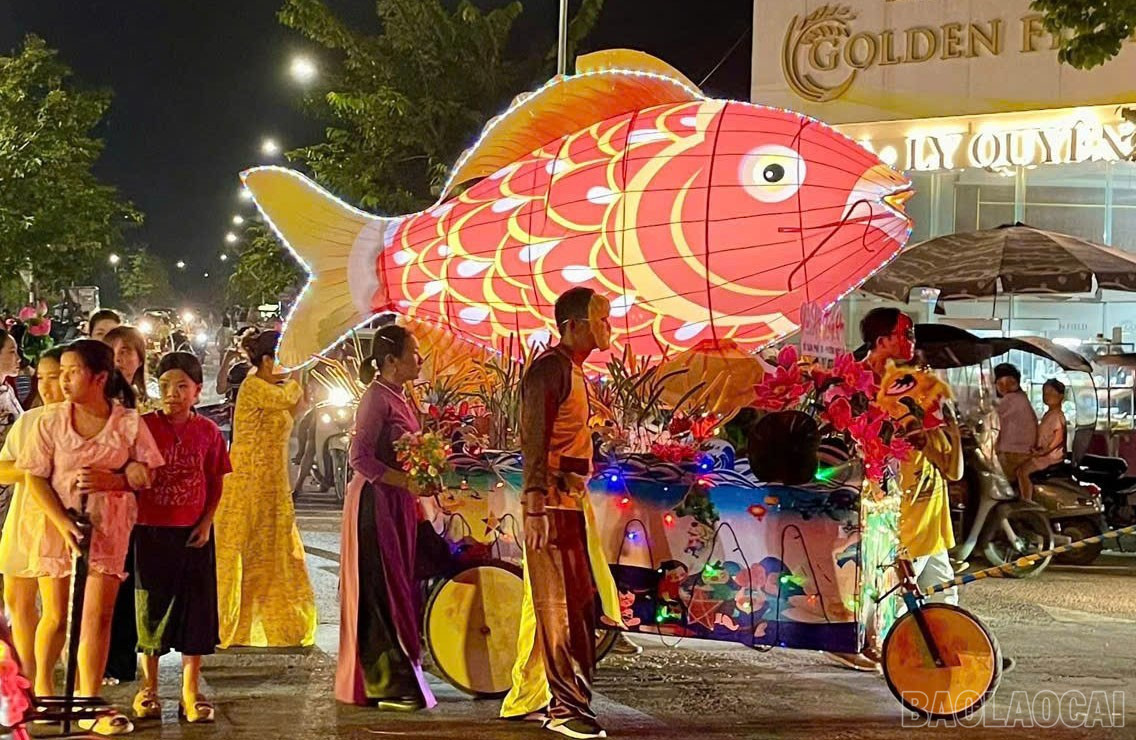 Các mô hình đèn sáng tạo, đậm nét văn hóa truyền thống. baolaocai-br_trung-thu-3.jpg