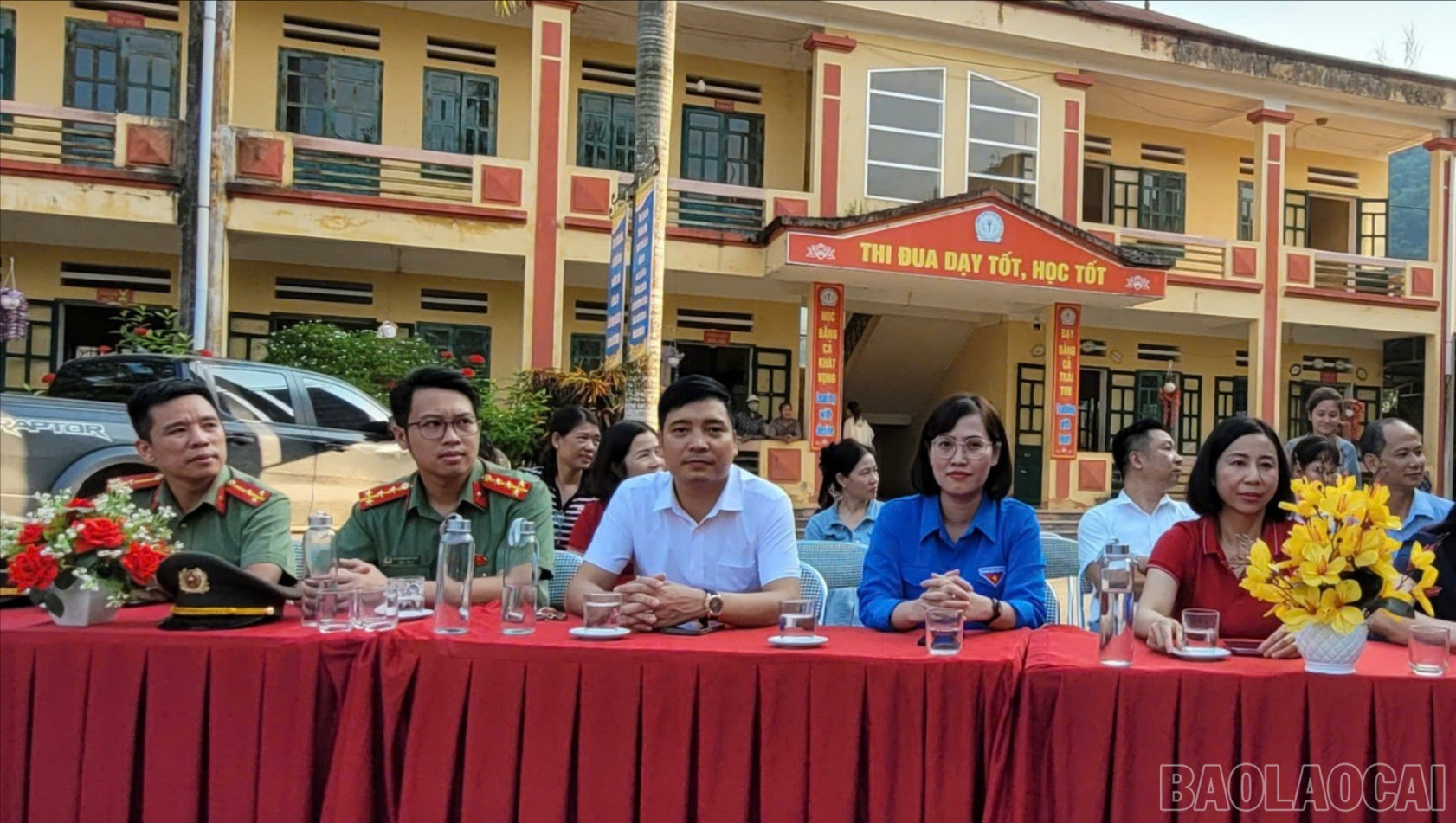Các đại biểu, nhà tài trợ tham dự chương trình. baolaocai-br_3-2177.jpg