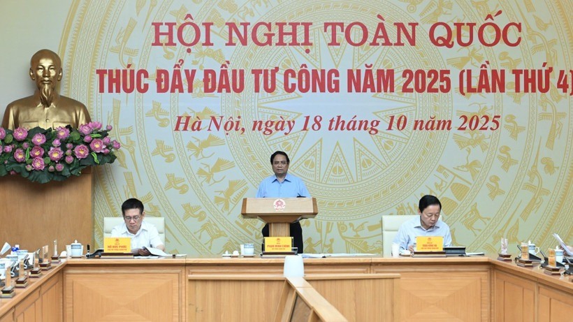 Thủ tướng Chính phủ Phạm Minh Chính chủ trì Hội nghị trực tuyến toàn quốc về thúc đẩy đầu tư công năm 2025. c2-150.jpg
