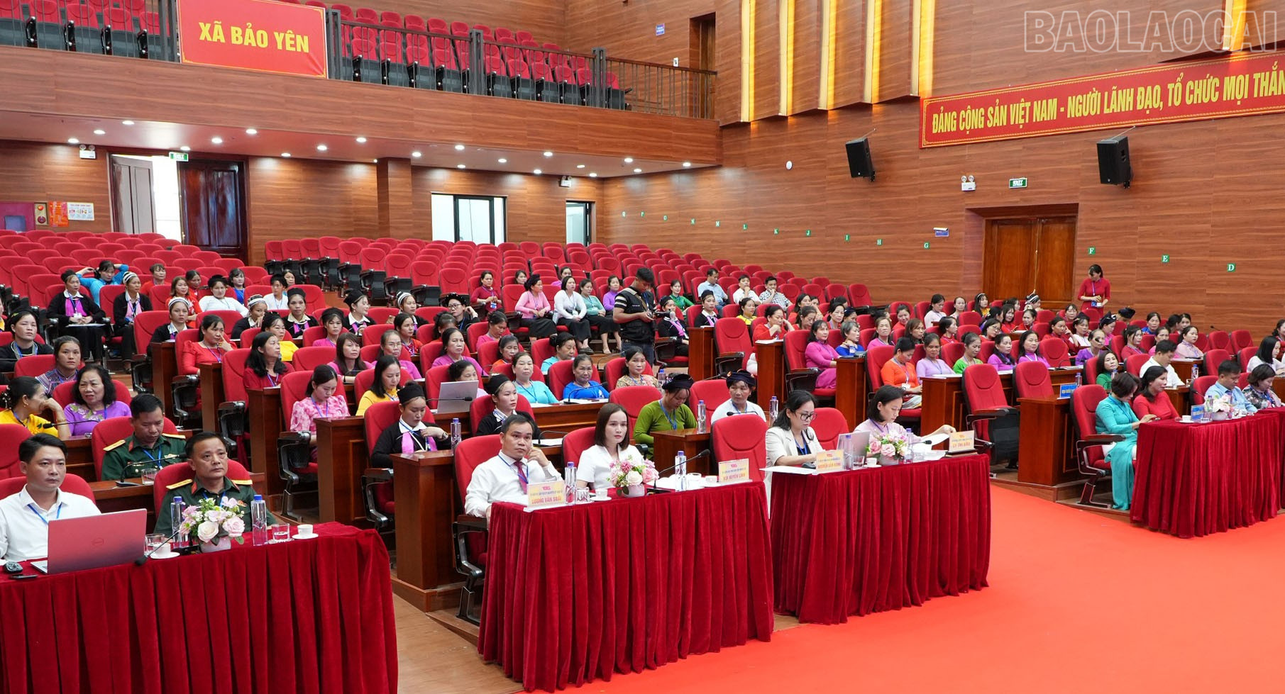 Các đại biểu tham dự đại hội. baolaocai-tr_dsc06651.jpg