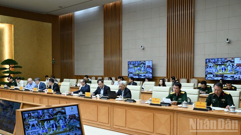 Các bộ, ngành, địa phương tham dự phiên họp.