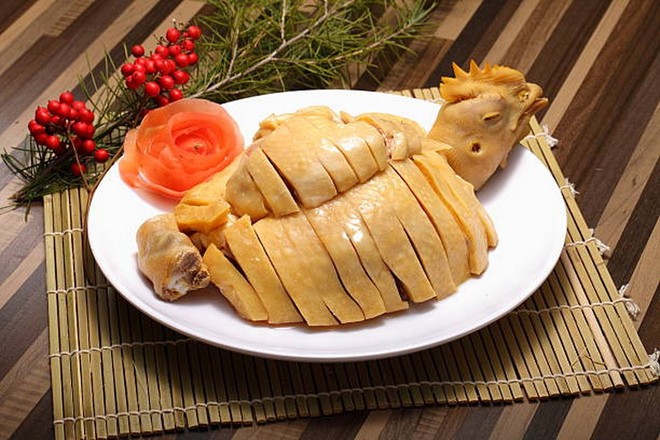 Gà luộc. Gà luộc.