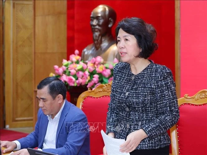 Đồng chí Nguyễn Thị Hoàng Vân, Phó Bí thư Đảng uỷ, Trưởng Ban Chỉ đạo 35 Đảng uỷ phát biểu tại hội nghị.