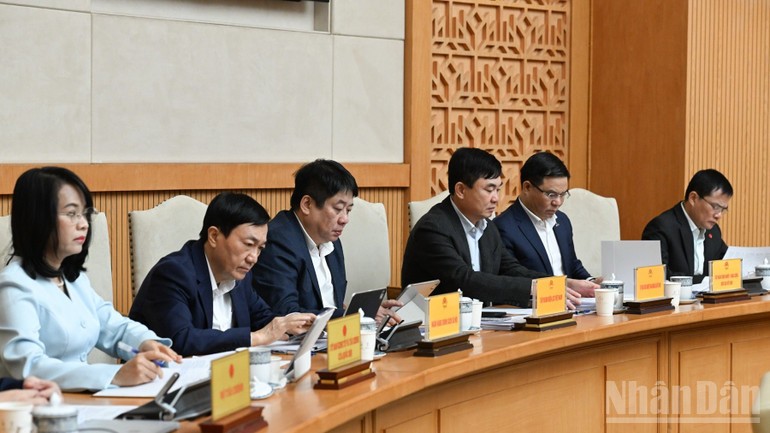 Lãnh đạo các tập đoàn, tổng công ty tham dự phiên họp.