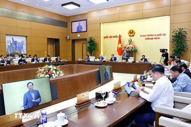 Quang cảnh phiên họp.