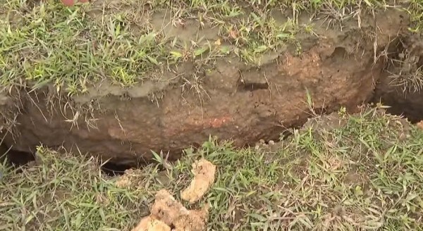 Vết nứt ở vai đập chính của hồ Cay An.