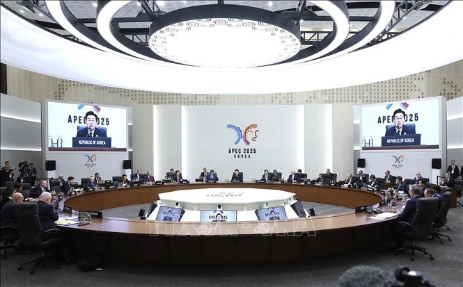 Tổng thống Hàn Quốc Lee Jae-myung phát biểu khai mạc. Tổng thống Hàn Quốc Lee Jae-myung phát biểu khai mạc.