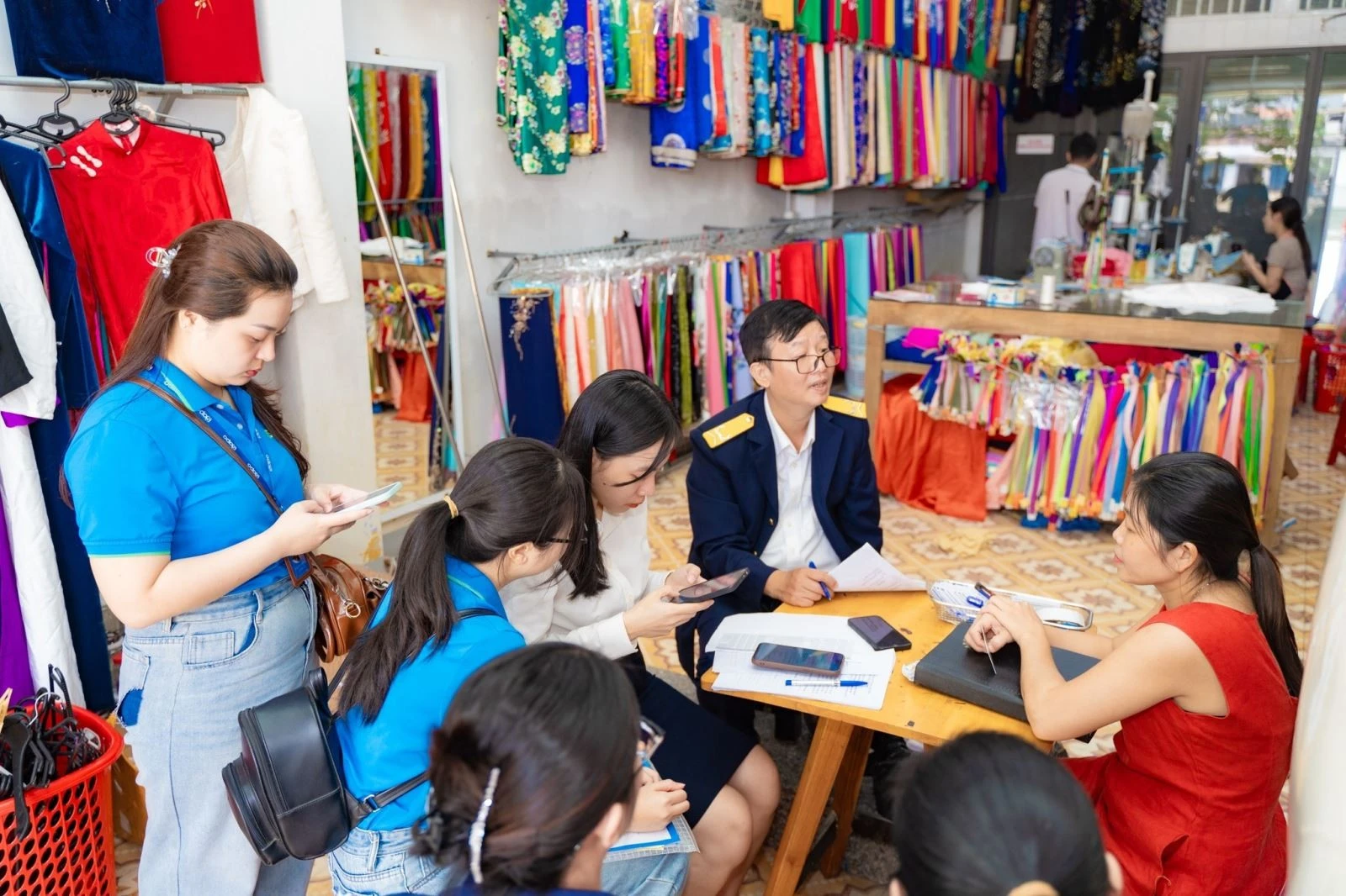 Tuyên truyền, hướng dẫn hộ kinh doanh chuyển đổi từ thuế khoán sang kê khai.