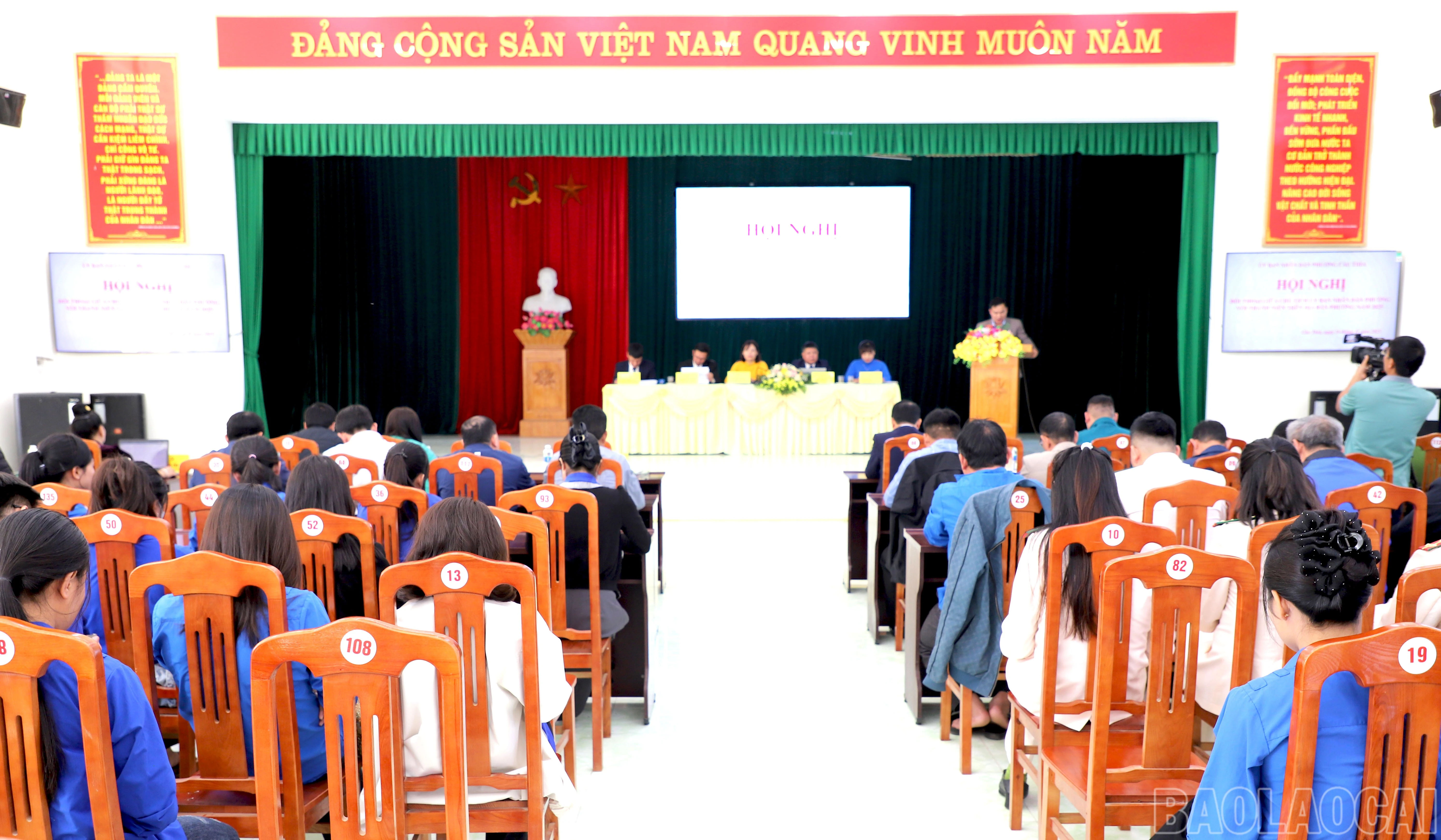 baolaocai-br_toan-canh-buoi-doi-thoai.jpg