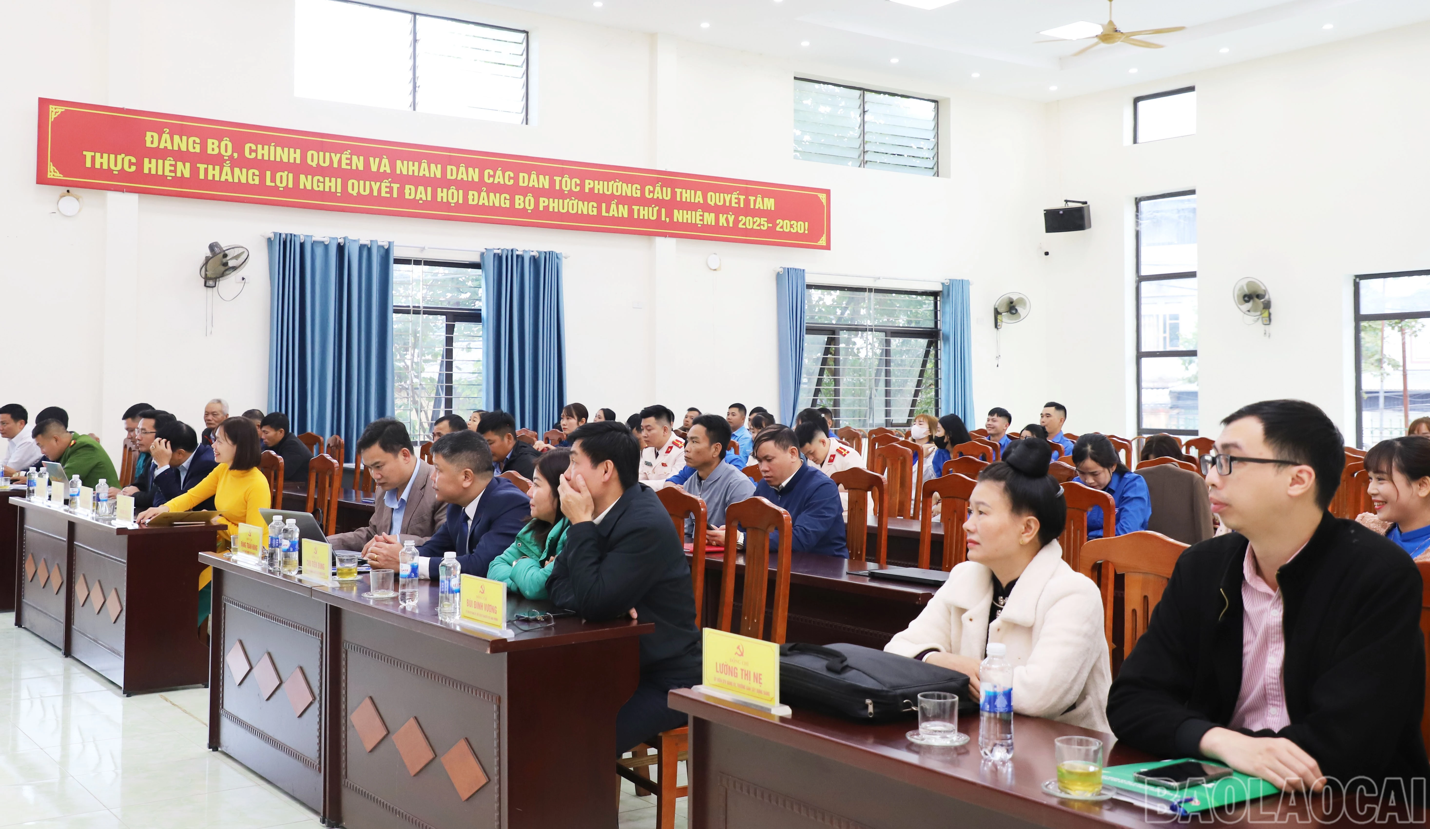 baolaocai-br_dai-bieu-tham-du-buoi-doi-thoai.jpg