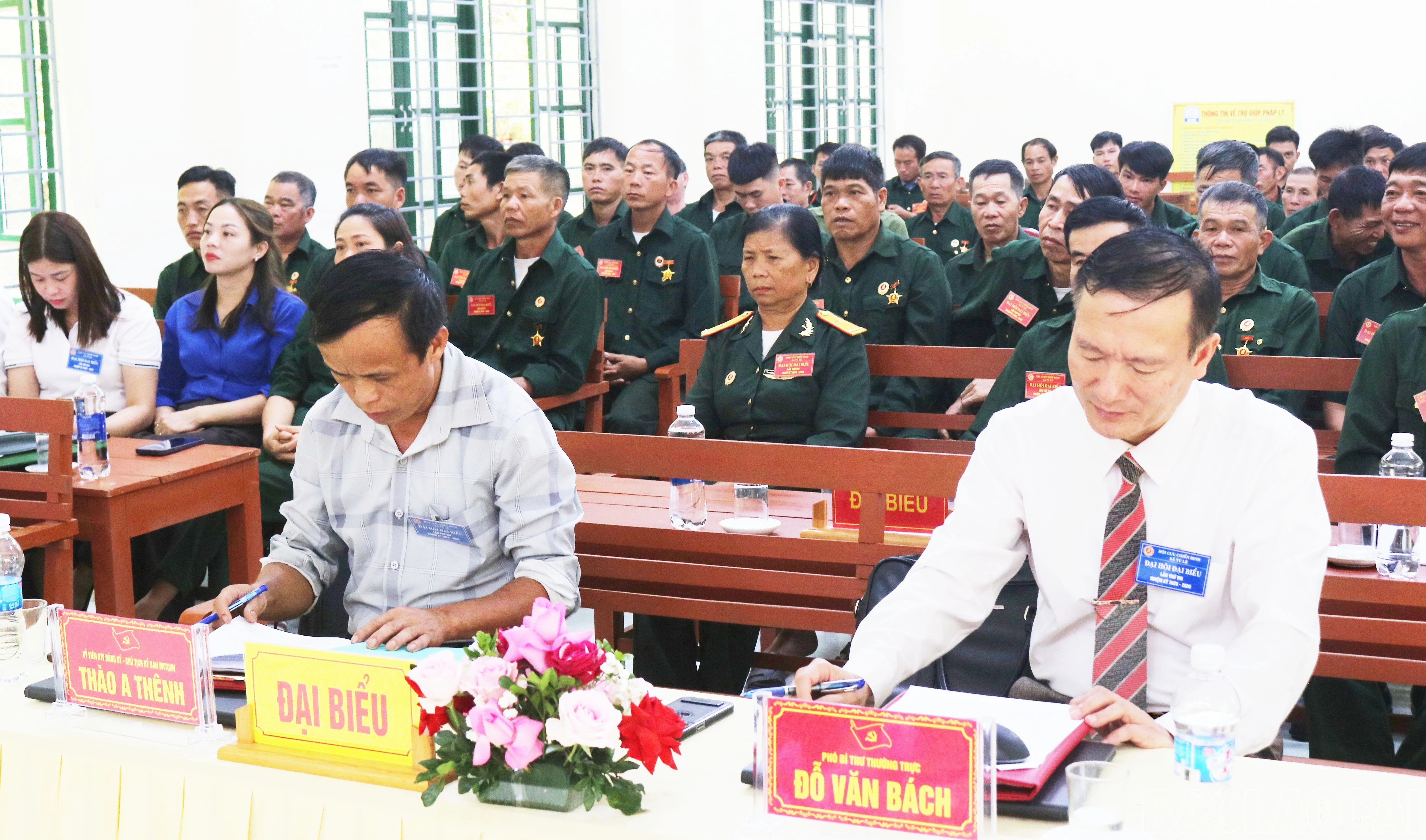 Các đại biểu dự đại hội.