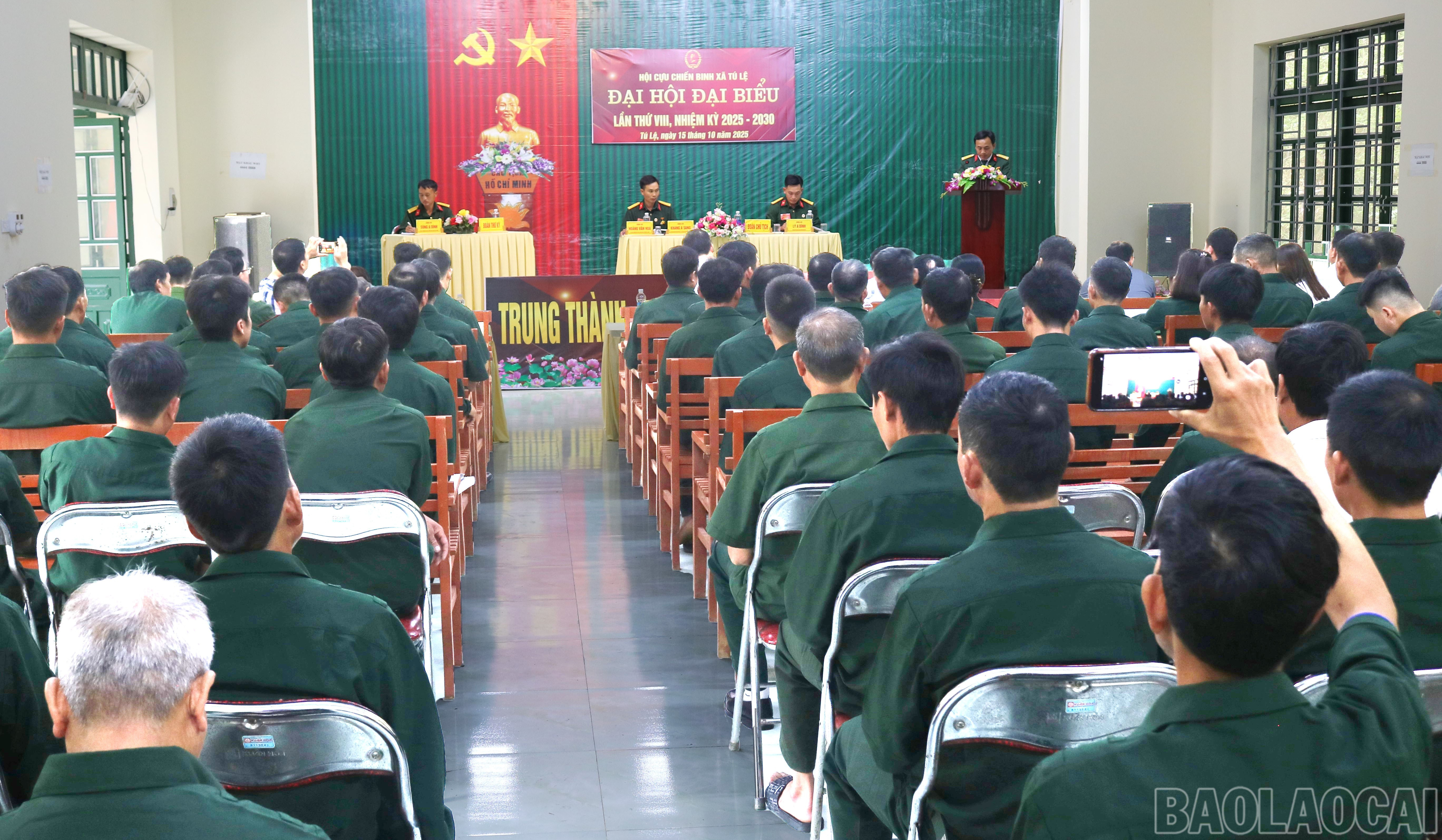 Quang cảnh đại hội. baolaocai-br_a-dh-ccb-tu-le-1.jpg